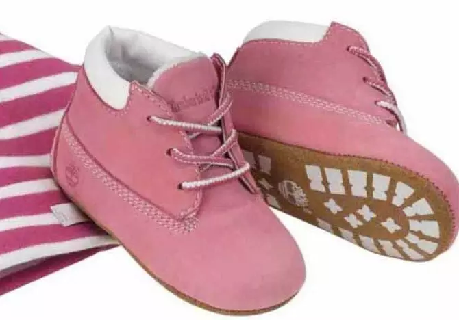 Մանկական կոշիկներ Timberland. Կոշիկ, ձմեռ, աշուն եւ դեմ-սեզոնային կոշիկներ, ծավալային ցանց, սպորտային կոշիկներ եւ սանդալներ տղաների եւ աղջիկների համար 1689_30