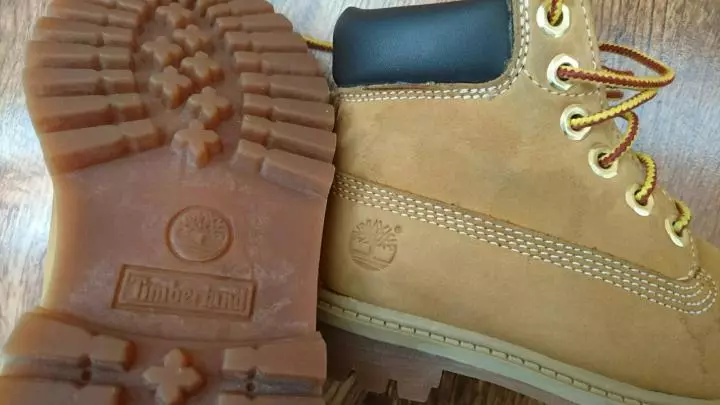 Mga sapatos ng bata Timberland: sapatos, taglamig, taglagas at demi-season sapatos, dimensional mesh, sneakers at sandalyas para sa mga lalaki at babae 1689_7