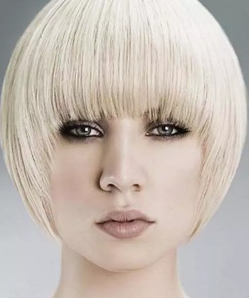 Kare blond (47 fotot): Kas soeng sobib blondile? Valge Kara omadused tukkide ja ilma ilusate näideteta 16906_33