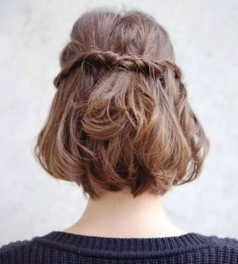 Polaganje na kari (69 fotografija): Kako mogu staviti? Koju frizuru čine na frizuru? Lijepe mogućnosti za djevojčice sa srednjom duljinom kose s bangs. Modni trendovi 16916_32
