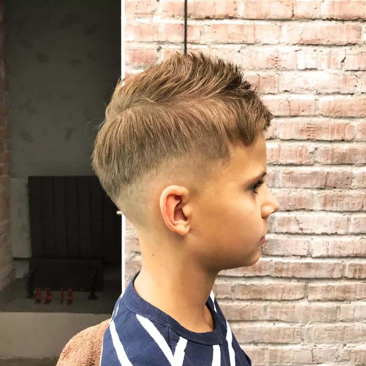 Tennis Hairurcut for a Boy (linepe tse 36): Litšobotsi tsa moriri o motona le malebela a eona 16938_23
