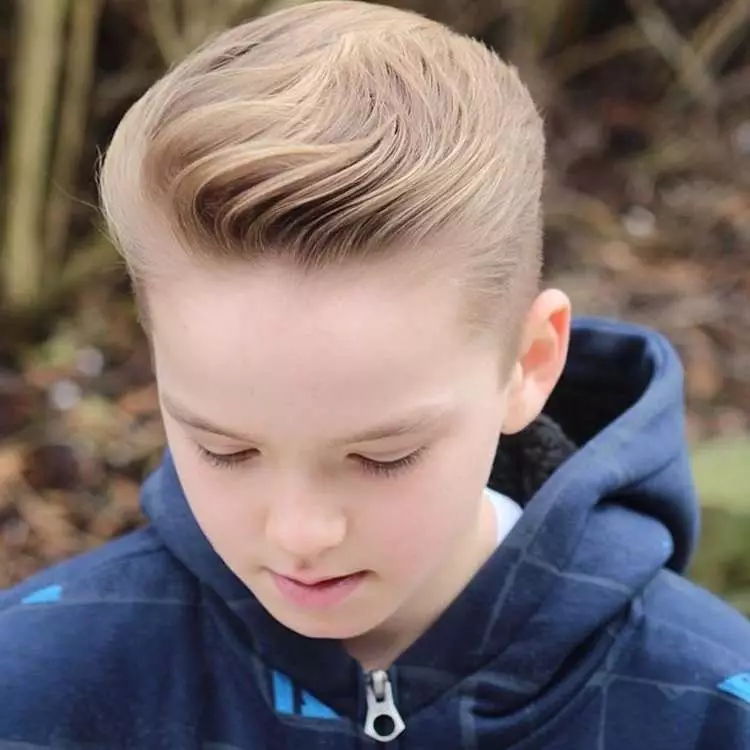 Kurze Haarschnitte für Teenagerjungen (40 Fotos): Modische Frisuren für kurze Haare, stilvolle Haarschnitte für Jungs 16940_20