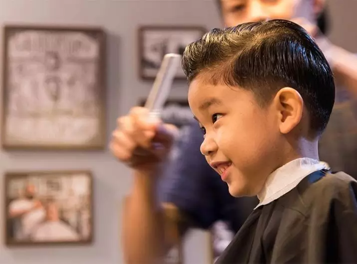 Haircuts për një djalë me një model (40 foto): hairstyles për fëmijë me modele, vizatime të modës në tempuj 16944_16