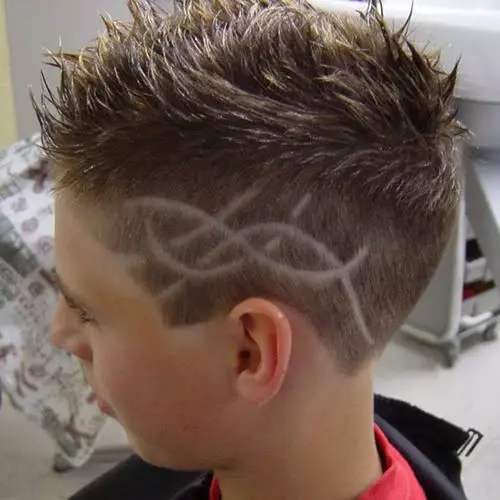Haircuts for en gutt med et mønster (40 bilder): Barnas frisyrer med mønstre, trendy tegninger på templer 16944_29