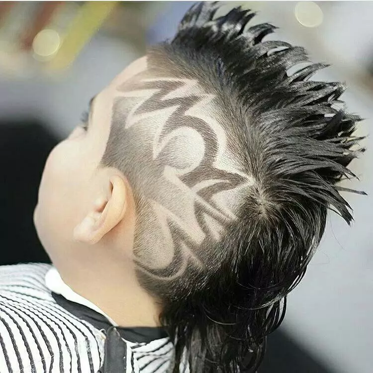 Haircuts for a boy with a pattern (40 photos): children's hairstyles with patterns, trendy drawings on temples 16944_4