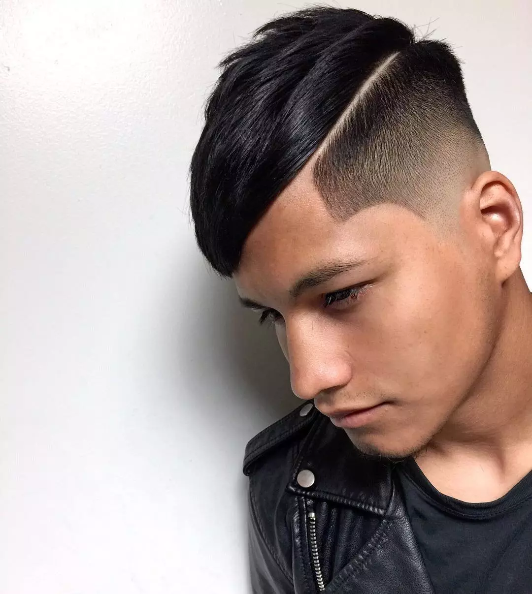 Haircuts a tizenéves fiúkhoz (92 fotók): divatos ifjúsági frizurák a fiatal férfiak számára, vicces lehetőségek, legjobb modell stílusos hajvágások 16945_52