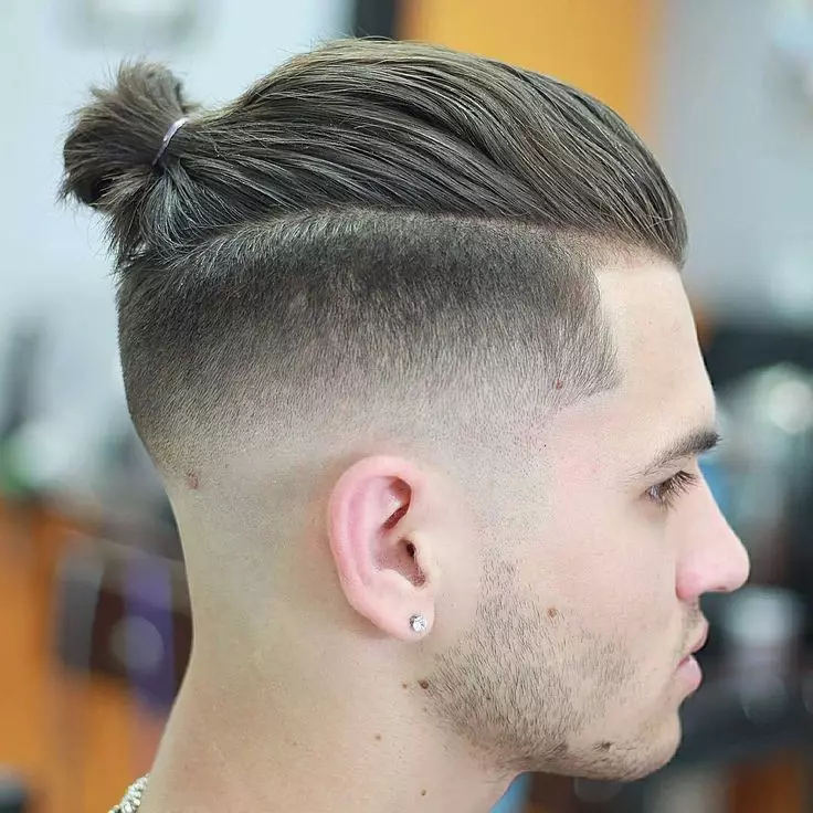 Haircuts a tizenéves fiúkhoz (92 fotók): divatos ifjúsági frizurák a fiatal férfiak számára, vicces lehetőségek, legjobb modell stílusos hajvágások 16945_61