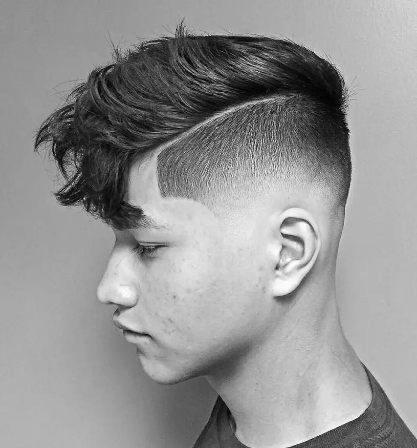 Haircuts a tizenéves fiúkhoz (92 fotók): divatos ifjúsági frizurák a fiatal férfiak számára, vicces lehetőségek, legjobb modell stílusos hajvágások 16945_62