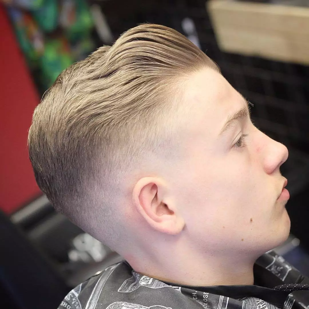 Haircuts a tizenéves fiúkhoz (92 fotók): divatos ifjúsági frizurák a fiatal férfiak számára, vicces lehetőségek, legjobb modell stílusos hajvágások 16945_8