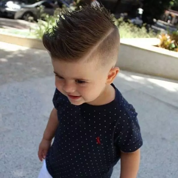小男孩的理发（43张照片）：2年的儿童发型，时尚婴儿发型为一年的男孩 16950_24