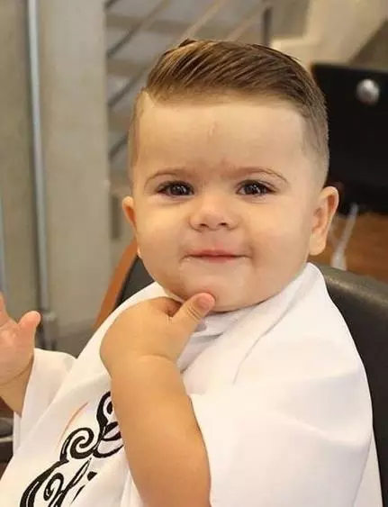 Haircuts kisfiúk (43 fotók): frizurák gyerekeknek 2 év, trendi baba frizurák egy éves fiú 16950_6