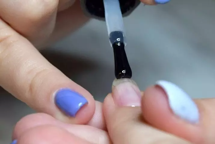 Rubberen basis voor nagels (19 foto's): wat is het? Hoe de coating te verwijderen? Beoordelingen 16959_3