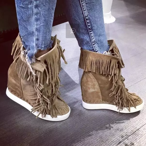 I-Half-Boots emshadweni: Isizini yeDemi-Sonyaka kanye namamodeli wesikhumba sasebusika esiteji esiphakeme, osayizi abangama-35 kanti omunye, ngoboya futhi ngaphandle 1696_10