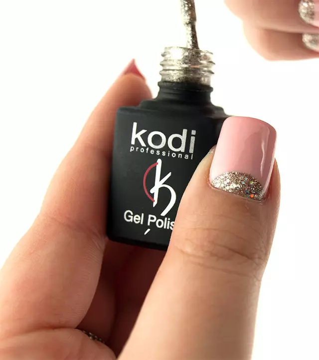 KODI PROFESSIONAL gel lacquer (73 photos): color palette with names, information about the company and coating composition, masters reviews 17001_42