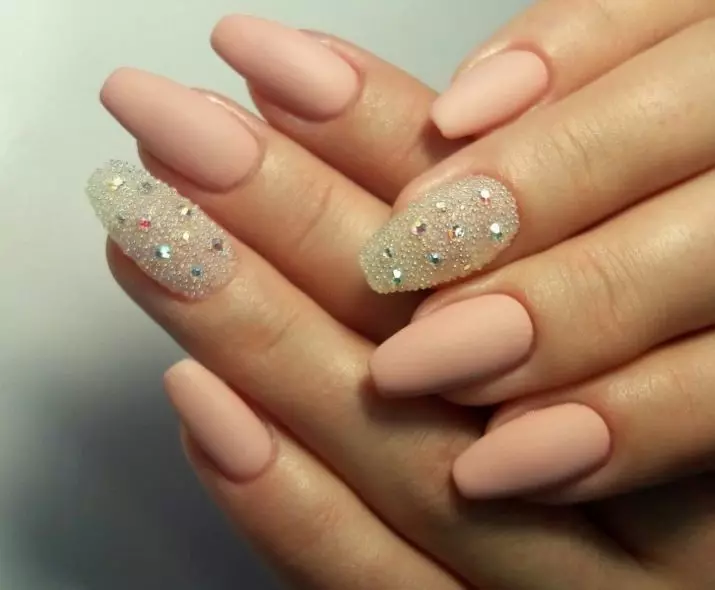 Delikatny Manicure Shelcac (36 zdjęć): Pastelowe tony na paznokciach. Beżowy, różowy i inne jasne odcienie w projekcie manicure 17002_27