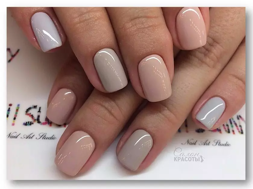 manicure ທີ່ສຸພາບຮຽບຮ້ອຍ (36 ຮູບ): ສຽງ pastel ເທິງຕະປູ. beige, ສີບົວແລະສີສັນສົດໃສອື່ນໆໃນການອອກແບບ manicure 17002_3