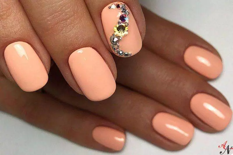 Gentle manicure Shellac (36 photos): Pastel tones on the nails. Beige, pink and other bright shades in manicure design 17002_6