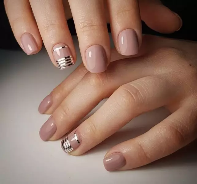 Klassieke manicure gel lak (38 foto's): ontwerp van natuurlijke nagelscoating voor 2021 17013_15