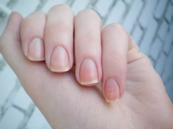 Trapezoidal nails: ideas for manicure design. How to fix the nails in the form of a trapezium? 17039_8