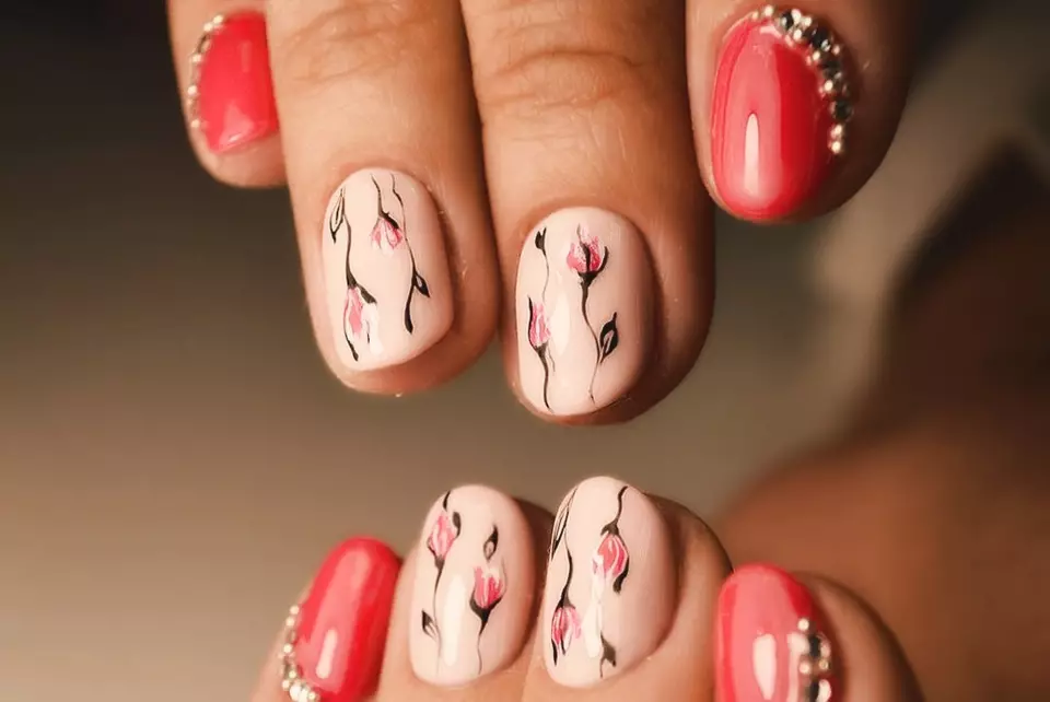 Manicure on Round Nails (izithombe ezingama-38): Imibono emihle ye-Manicure design ngesimo esiyindilinga nesi-semicircular 17043_4