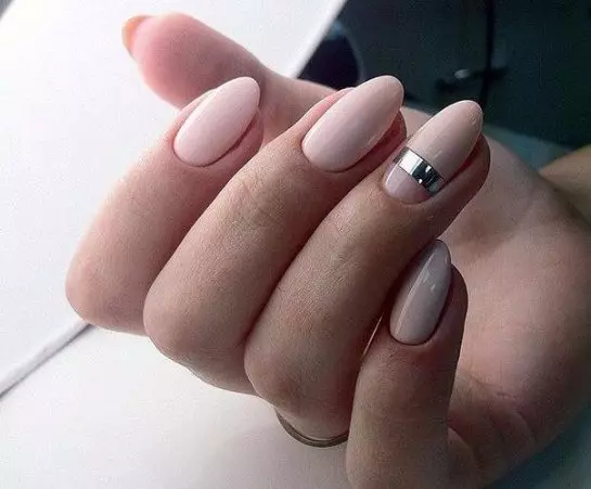 Manicure op brede nagels (28 foto's): nagelontwerp op de duim 17044_18