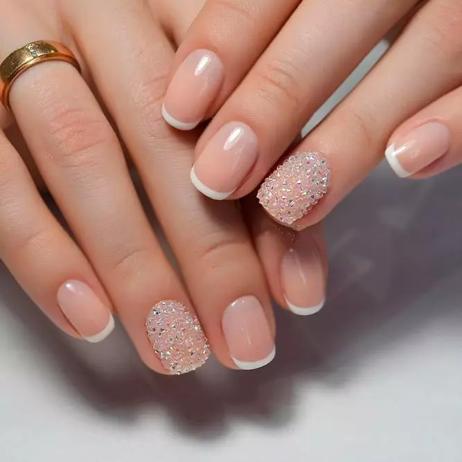 I-Franch on Oval Nails (izithombe ezingama-46): Isi-French Nail Manicure ngesimo se-oval 17048_19