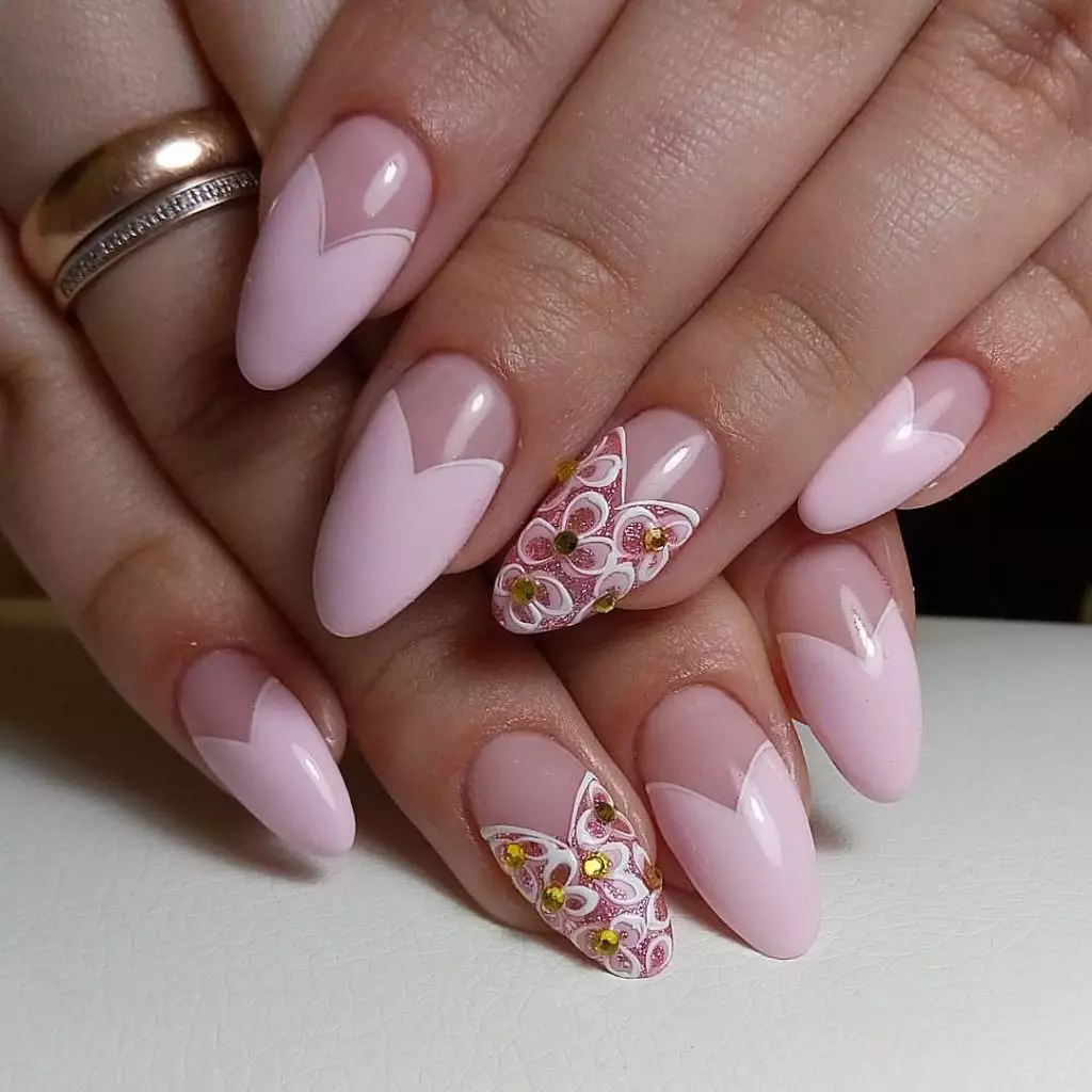 Franch em unhas ovais (46 fotos): manicure francês na forma de oval 17048_23