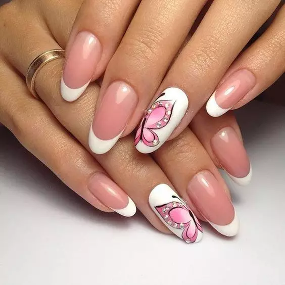 I-Franch on Oval Nails (izithombe ezingama-46): Isi-French Nail Manicure ngesimo se-oval 17048_25