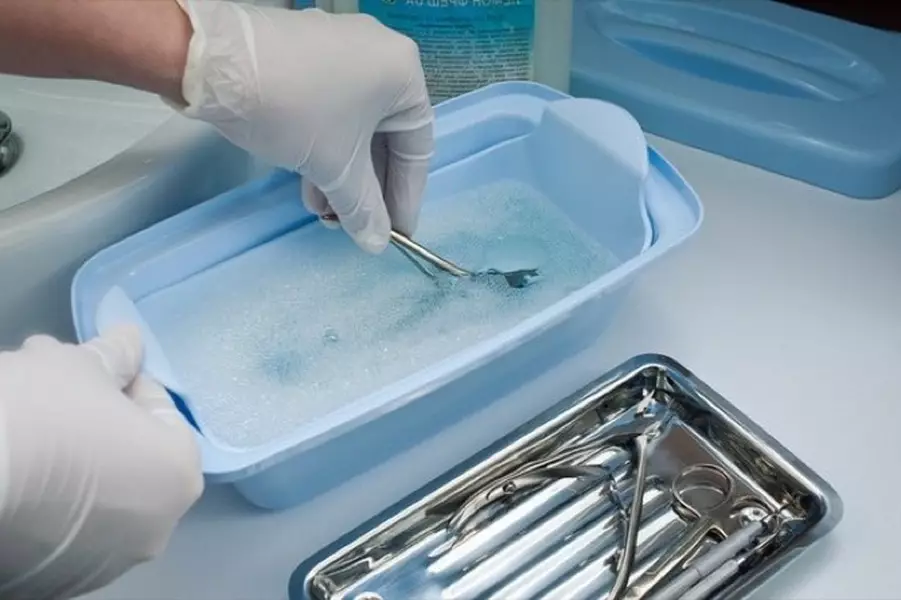 Sterilizacija alata za manikuru: Kako odabrati sterilizator i sredstva za dezinfekciju? Kako sterilizirati alate kod kuće? 17060_4