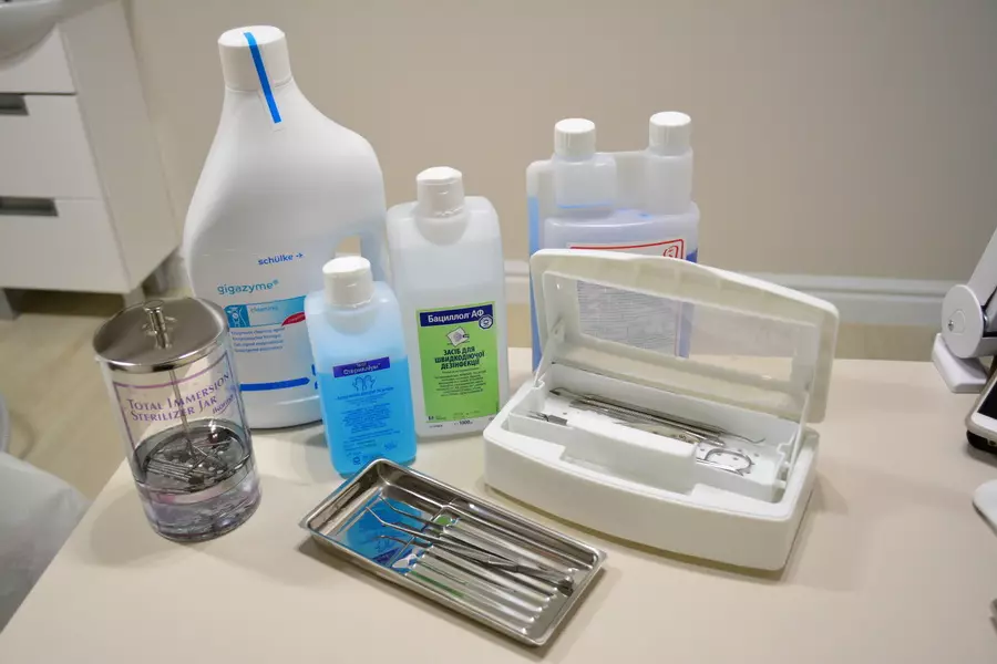 Sterilisering af manicure værktøjer: Sådan vælger du en sterilisator og midler til desinfektion? Sådan steriliseres værktøjer hjemme? 17060_6