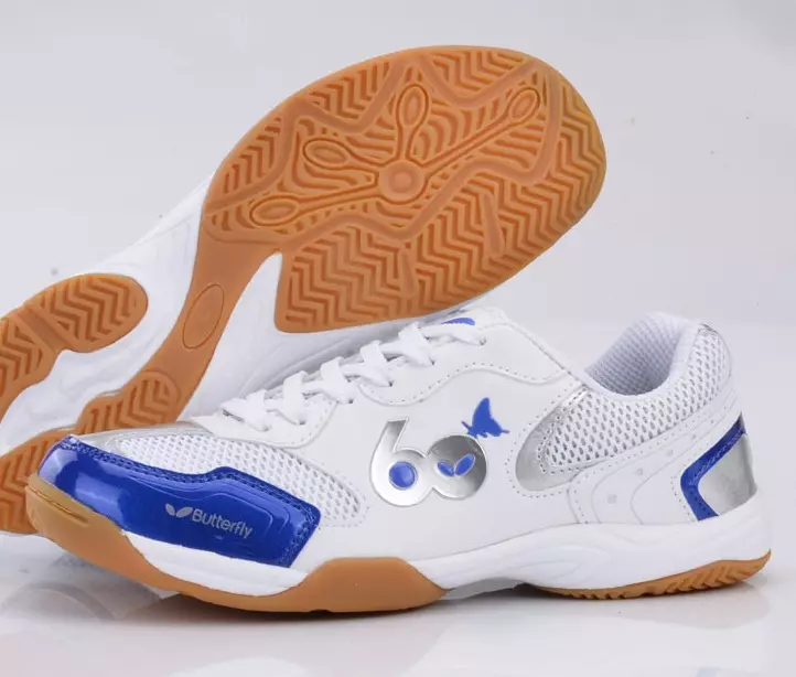 Desk Tennis Sneakers: Butterfly, Asics kaj Adidas Ŝuoj. Kiel elekti la plej bonajn sportŝuojn por la ludo? 1706_19