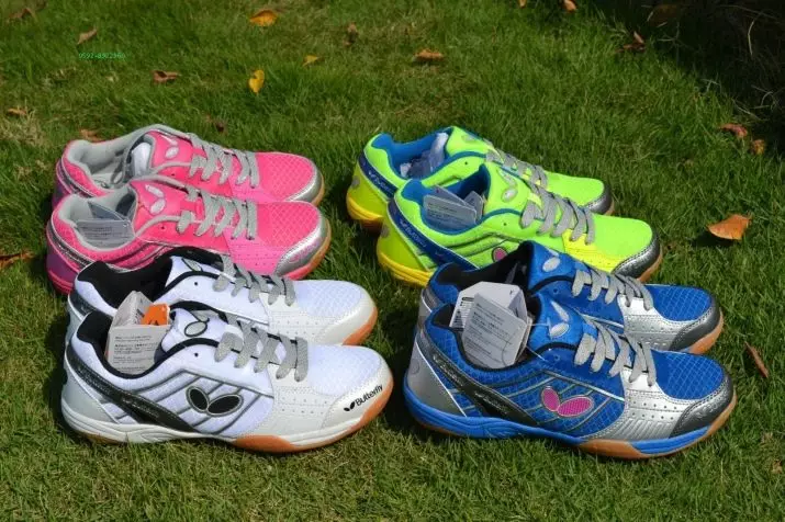 Desk Tennis Sneakers: Butterfly, Asics kaj Adidas Ŝuoj. Kiel elekti la plej bonajn sportŝuojn por la ludo? 1706_3