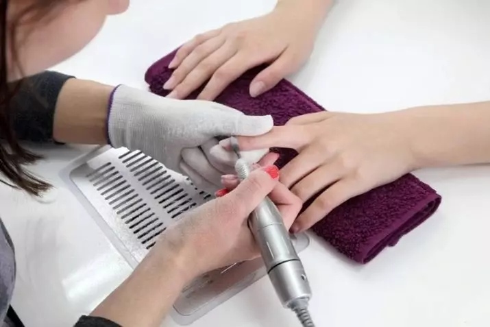 Machine voor Manicure (55 foto's): Hoe kies je het beste manicureapparaat - Professionele machine met genagelde nozzles? Wat is beter geschikt voor thuismanicure? Beoordelingen 17082_2