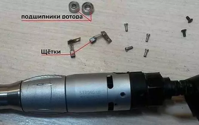 manikür üçün Machine (55 şəkil): Necə yaxşı manikür aparat seçmək - nailed nozzle ilə professional maşın? Nə ev manikür üçün daha əlverişli edir? Rəylər 17082_54