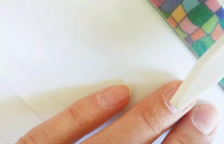 Cuticle Pink: Vad ska man välja en laser, keramik eller diamant? Hur man använder den för att ta bort nagelbandet? Recensioner 17086_10