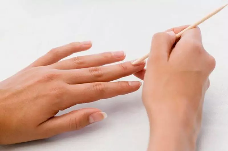 Manicure sprzętowe (62 zdjęcia): Co to jest i jak prawidłowo wykonać początkujący w domu? Opinie 17097_28