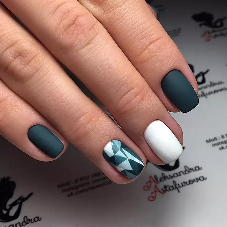 Letni manicure na krótkich paznokciach (86 zdjęć): Warianty jasny i piękny design na lato. Łatwe i proste pomysły na manicure dla nastolatków 17115_55