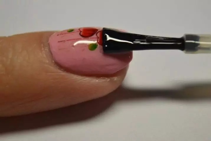 Fixer nail sollish: Чӣ гуна интихоб кардани боло ба лакҳои оддӣ, то дарозтар давом кунад? Чӣ гуна марра ба кор бурда мешавад? 17132_12