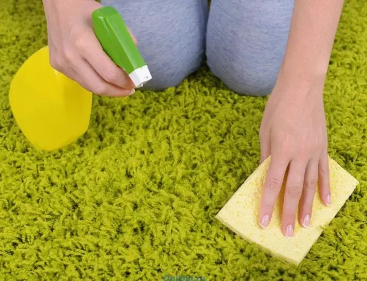 How to remove nail polish from the carpet? How can you drop the dried spot? Effective ways to remove and remove stains 17136_8