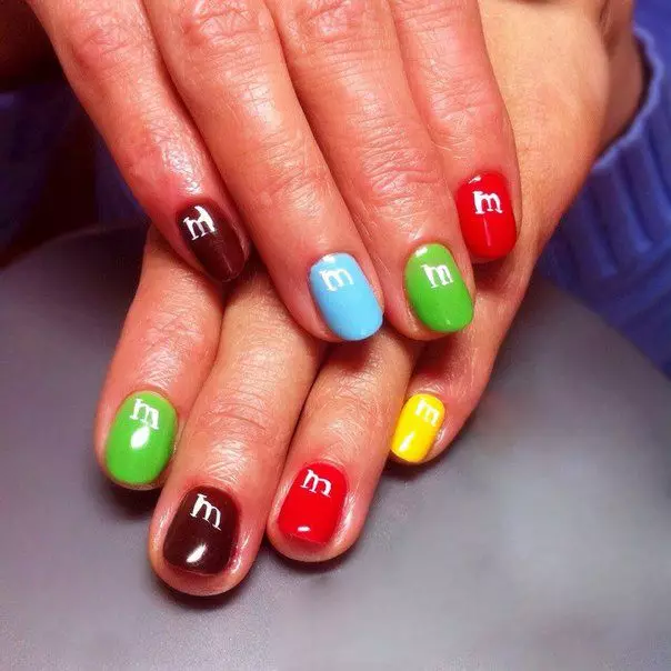 Multicolored Nail Design (84 foton): Kombinationer av olika färger i en manikyr. Hur man gör naglar med lacker av flera nyanser hemma? 17167_5