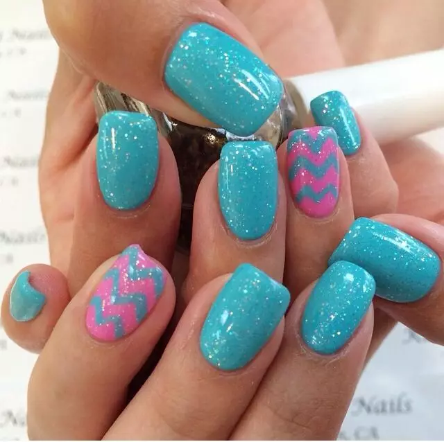 Pink-Turquoise Manicure (52 Ritratti): Disinn tad-dwiefer fit-Turquoise flimkien ma 'verniċ roża 17174_37