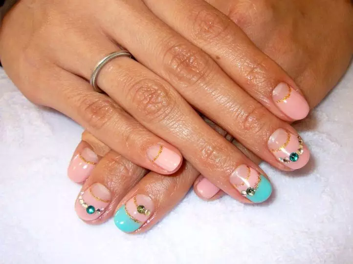 Pink-Turquoise Manicure (52 сүрөт): Тырмактын дизайны бирюза менен бирюза менен айкалыштырылган 17174_46