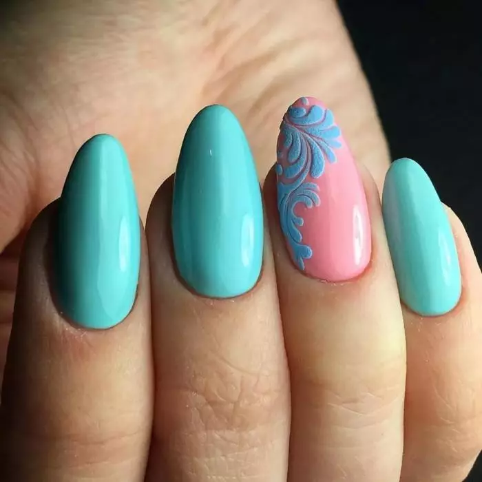 manicure ສີບົວ-turquoise (52 ຮູບ): ການອອກແບບເລັບໃນ turquoise ປະສົມກັບ varnish ສີບົວ 17174_6