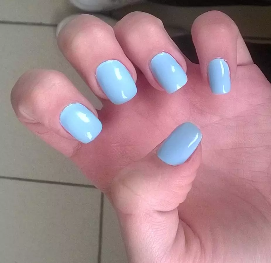 Bright Manicure (114 foto's): Sappige manicure voor lange nagels in felle kleuren, stijlvolle mat manicure in blauwe tonen 17177_30