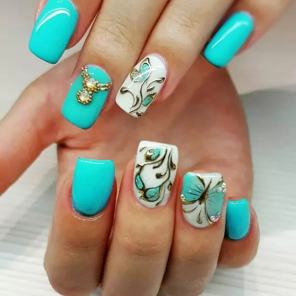 Bright Manicure (114 foto's): Sappige manicure voor lange nagels in felle kleuren, stijlvolle mat manicure in blauwe tonen 17177_97