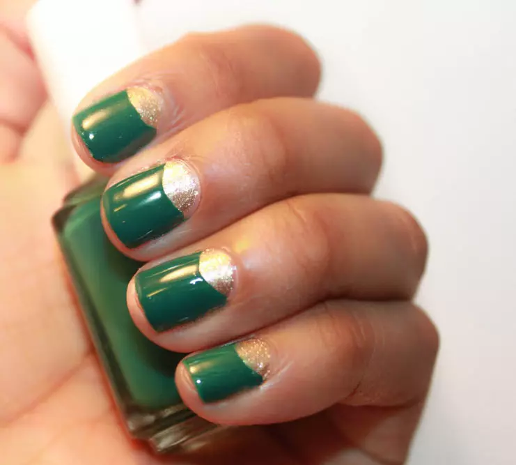 Manicure pod zielonej sukience (58 zdjęć): wybierz nail design dla mięty, turkusu lub szmaragdowej sukience 17178_38