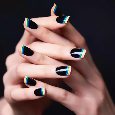 Dark Franch on the Nails (24 foto): MANICURE FRANCESE NAVY, idee di design alla moda 17182_12