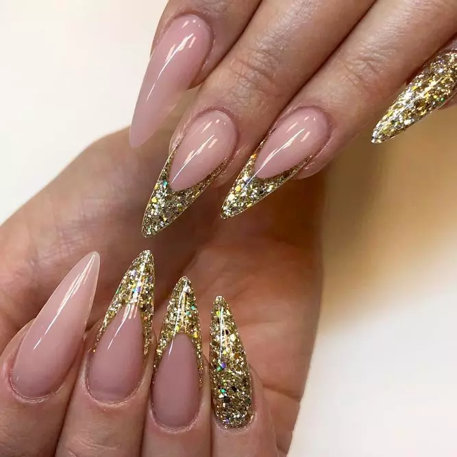 Golden Franch บนเล็บ (34 รูป): ทำเล็บมือฝรั่งเศสที่มีแถบสีทอง 17184_28