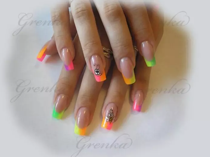 Color Franch on the nails (85 photos): French manicure with a beautiful design or two-color pattern on oval nails 17188_20