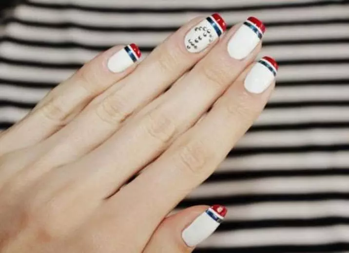 Color Franch on the nails (85 photos): French manicure with a beautiful design or two-color pattern on oval nails 17188_25